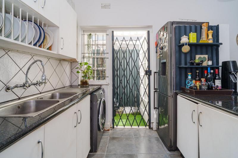 2 Bedroom Property for Sale in Harfield Village Western Cape